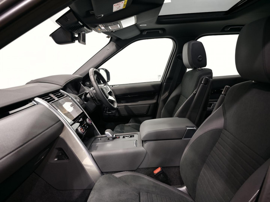 2025 Land Rover Discovery Series 5 D350 S SUV Image 3
