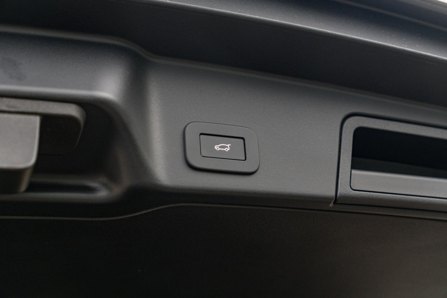 2026 MY26.5 Land Rover Range Rover Evoque L551 P300e Autobiography SUV