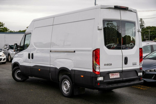 2022 Iveco Daily Van Image 2