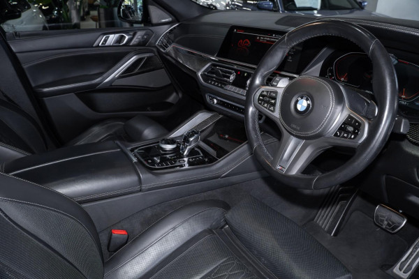 2023 BMW X6 G06 M50i SUV image 7