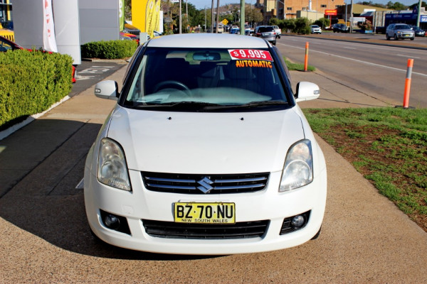 2009 Suzuki Swift RS415 100th 100th Anniversary Hatchback Image 3