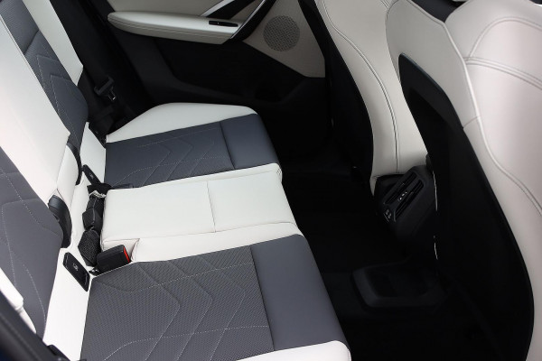 2025 BMW X1 U11 xDrive20i M Sport SUV image 7