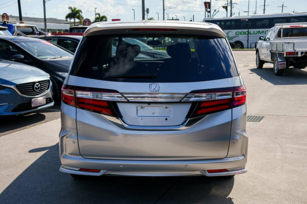 2017 Honda Odyssey 5th Gen VTi-L Wagon Image 3