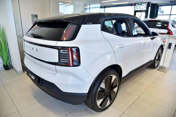 2025 Volvo EX30  Twin Motor Performance Ultra SUV Image 2