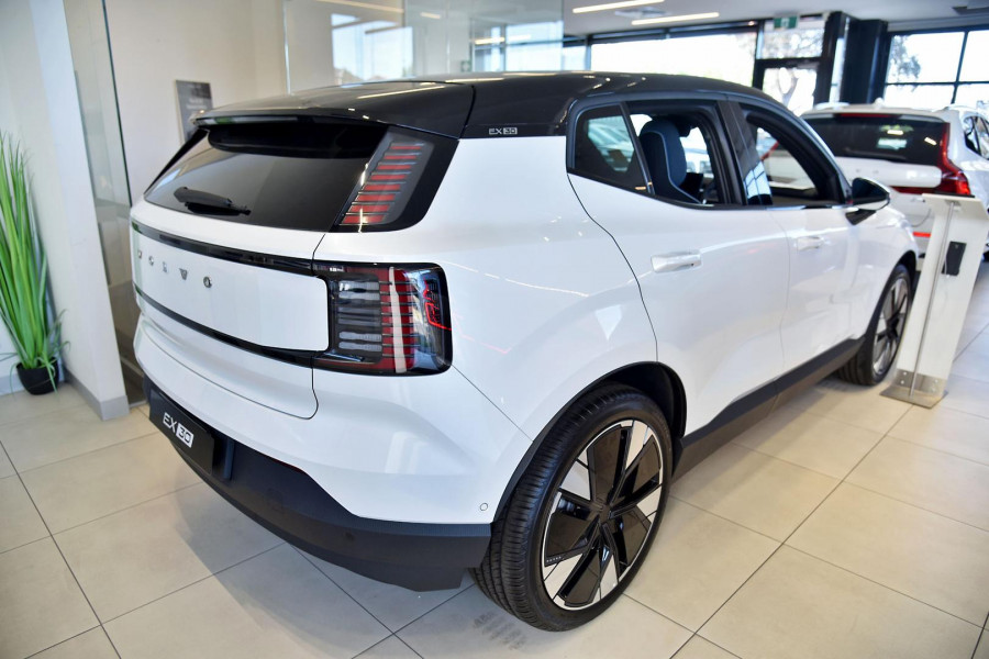 2025 Volvo EX30  Twin Motor Performance Ultra SUV Image 2