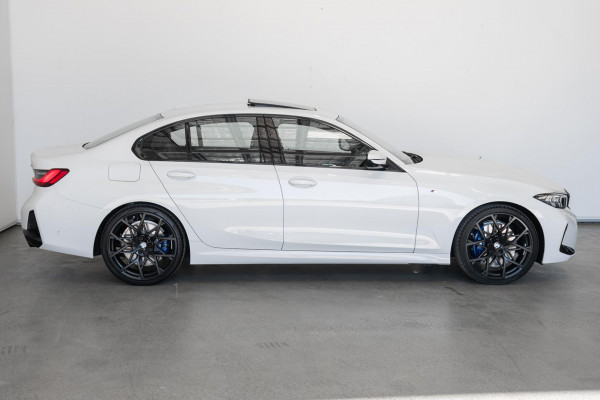 2026 BMW 3 Series G20 LCI II 330i M Sport Sedan image 3