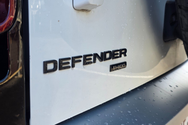 2020 MY21 Land Rover Defender L663 110 D300 SE SUV Image 17