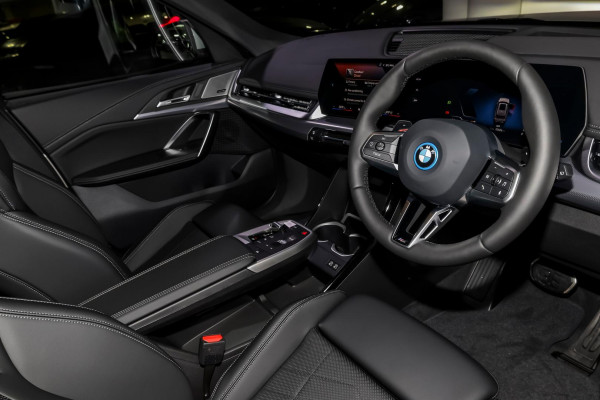 2026 BMW X1 U11 xDrive25e M Sport SUV image 7
