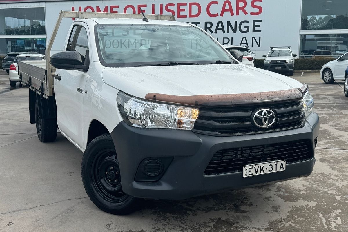 2017 Toyota HiLux GUN122R Workmate Cab Chassis Image 1