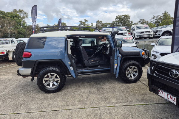 2015 MY14 Toyota FJ Cruiser GSJ15R SUV Image 16
