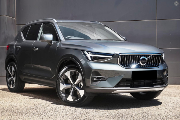 2025 MY26 Volvo XC40 XZ Ultra B4 Bright SUV Image 1