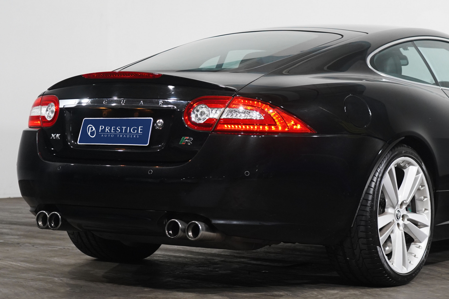 2010 Jaguar Xkr 5.0 Sc V8 Coupe Image 8