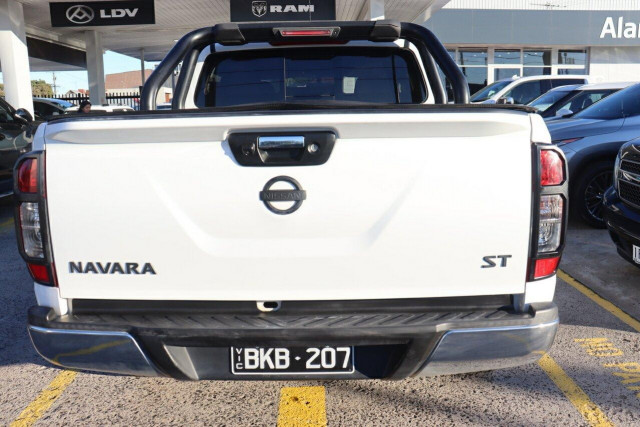 2018 Nissan Navara D23 Series 3 ST Dual Cab Pickup Image 9
