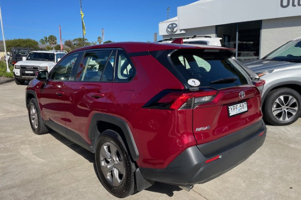 2024 MYon Toyota RAV4 AXAH52R GX HYBRID 2WD SUV Image 5