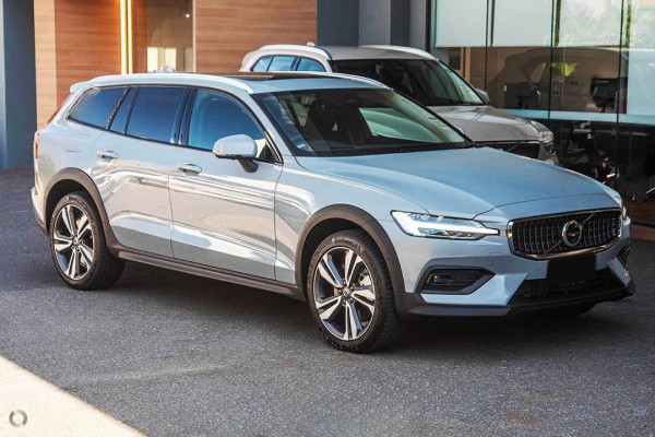 2024 MY25 Volvo V60 Cross Country  Ultra B5 Bright Wagon Image 5