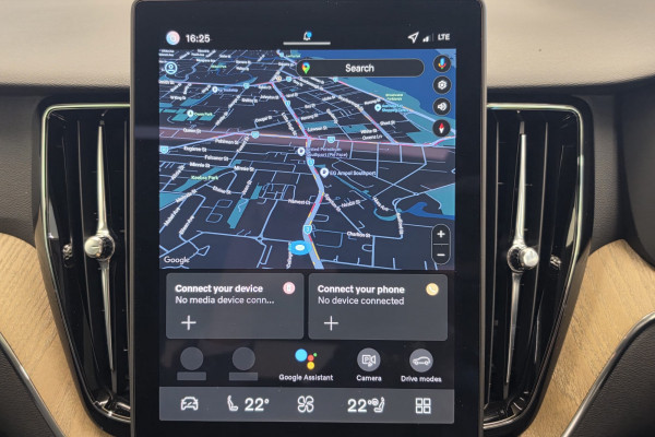 2025 MY26 Volvo XC60 UZ Plus T8 Plug-in Hybrid Dark SUV Image 13