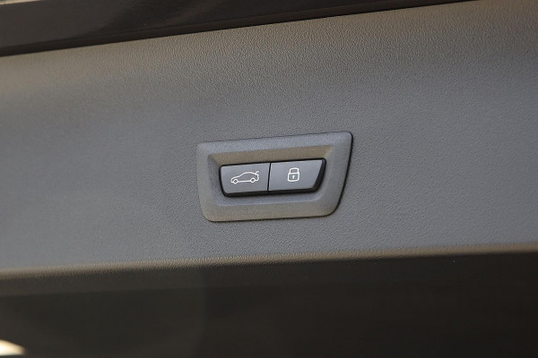 2025 BMW X3 G45 40d xDrive SUV image 8