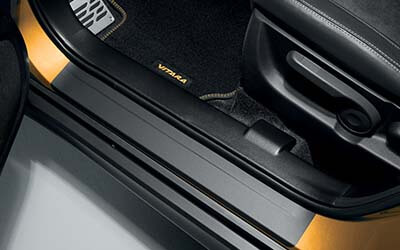 Recambo CT-LKS-2058 Protection de seuil de Chargement en Acier Inoxydable Mat pour Suzuki Vitara III LY modèles à partir de 2015 Taille L 