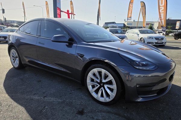 2021 Tesla Model 3  Long Range Sedan Image 5