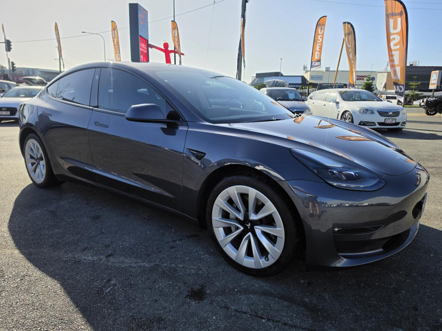 2021 Tesla Model 3  Long Range Sedan Image 5