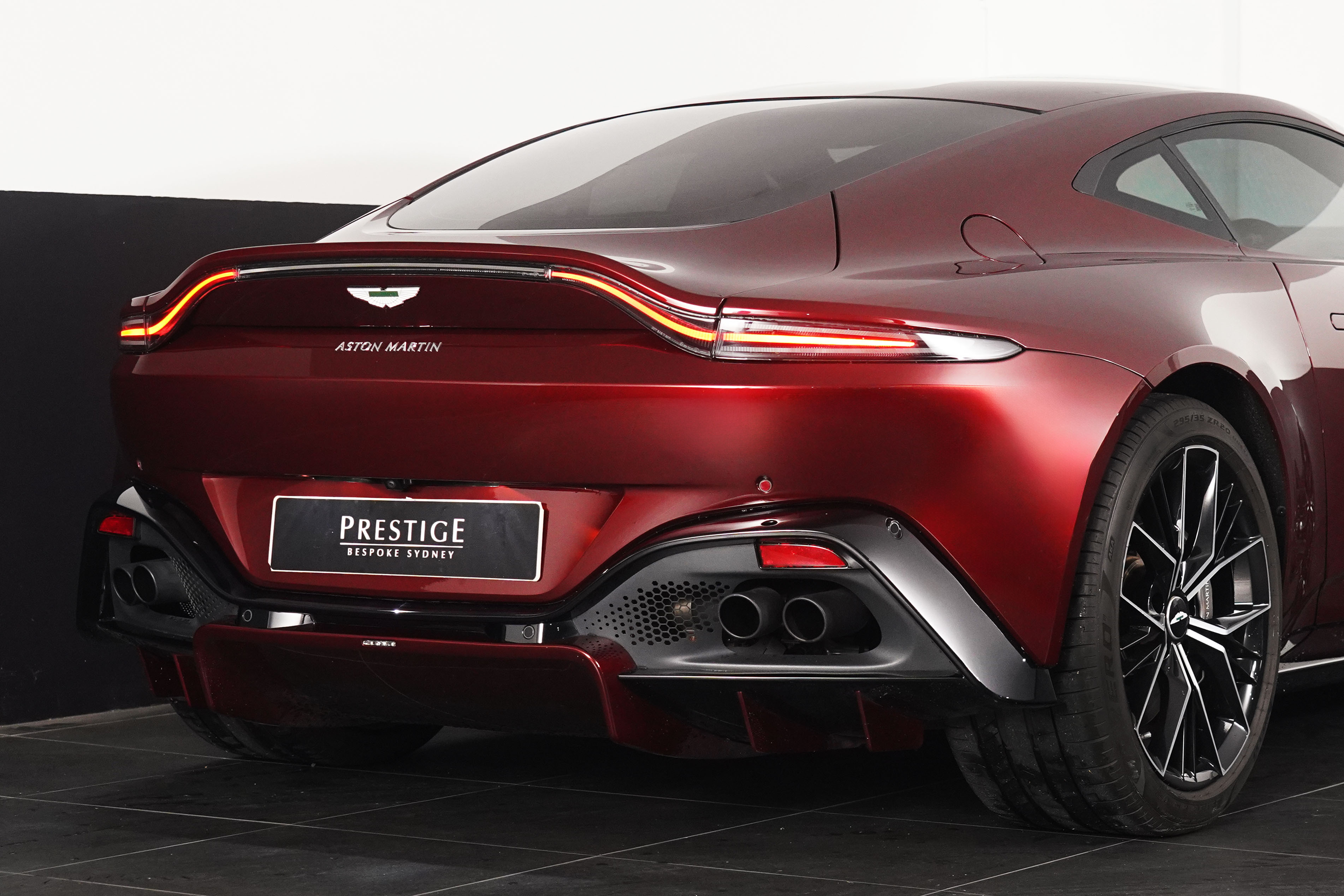 2022 Aston Martin Vantage  Coupe Image 21