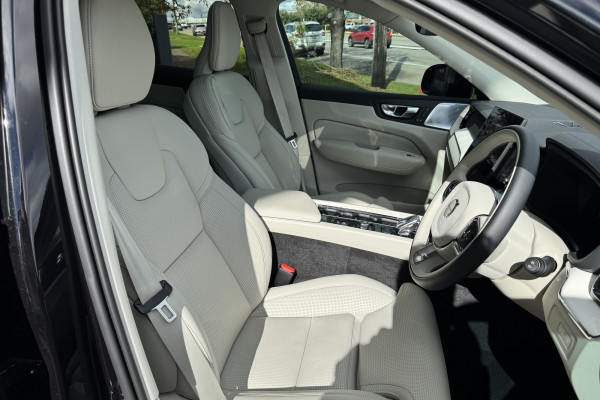 2026 Volvo XC60 UZ Ultra T8 Plug-in Hybrid Dark SUV Image 13