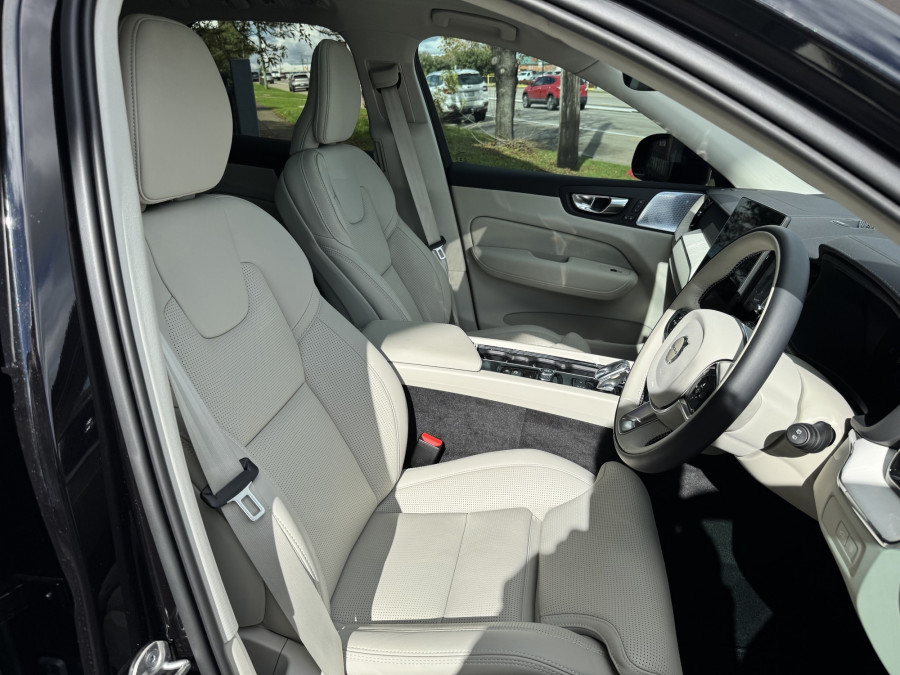 2026 Volvo XC60 UZ Ultra T8 Plug-in Hybrid Dark SUV Image 13