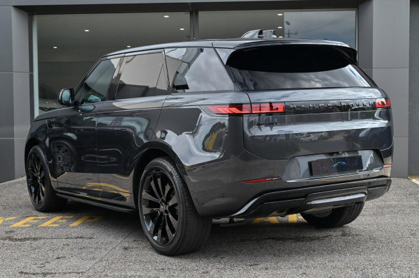 2025 Land Rover Range Rover Sport L461 D250 Dynamic SE SUV image 4