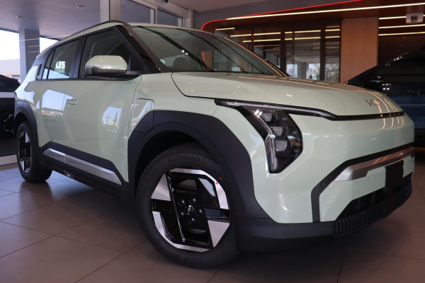 2026 MY27 Kia EV3 SV Air Standard Range SUV Image 2
