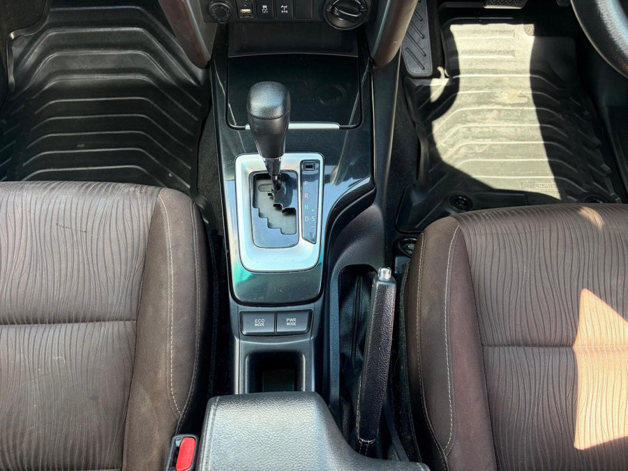 2017 Toyota Fortuner GUN156R GX SUV Image 14