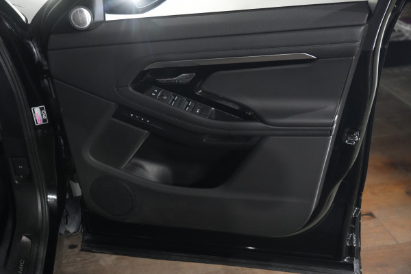 2023 Land Rover Range Rover Evoque L551 R-Dynamic HSE SUV Image 27