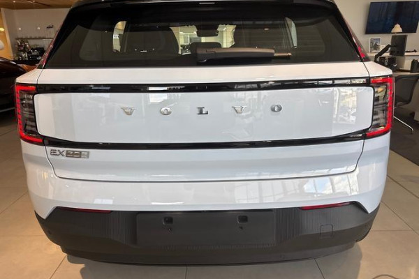 2026 Volvo EX30  Single Motor Extended Range Plus SUV Image 6