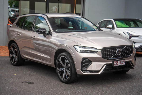 2023 Volvo XC60  Ultimate B6 Dark SUV Image 3