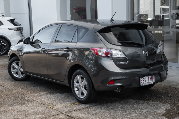 2013 Mazda 3 Neo Hatch Image 2