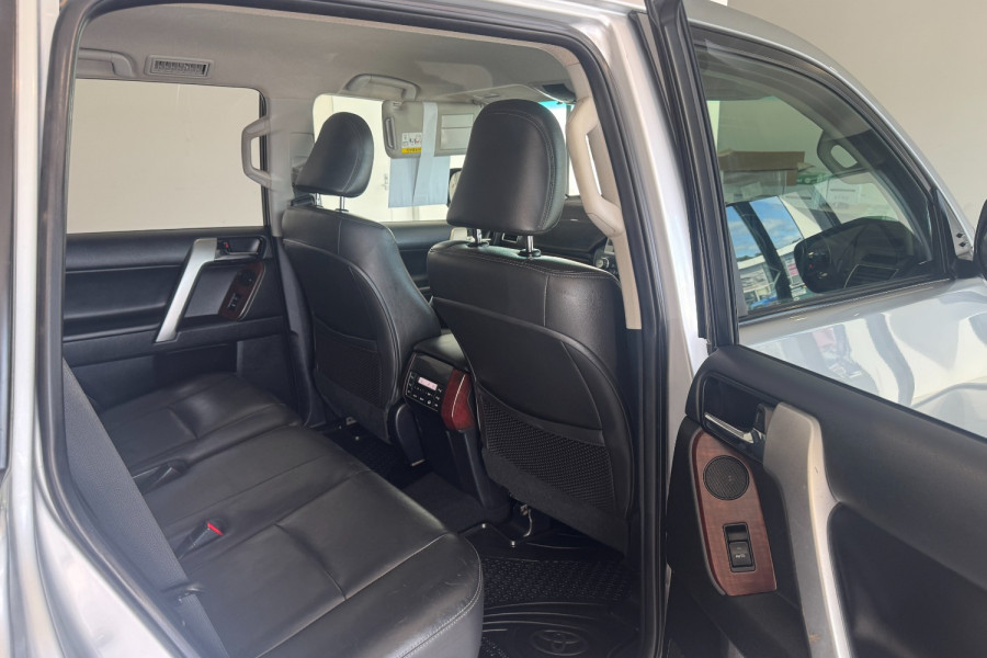 2014 Toyota LandCruiser Prado GDJ150R VX SUV Image 6
