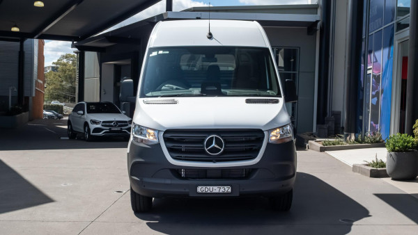 2026 Mercedes-Benz Sprinter VS30 315CDI Bus image 4