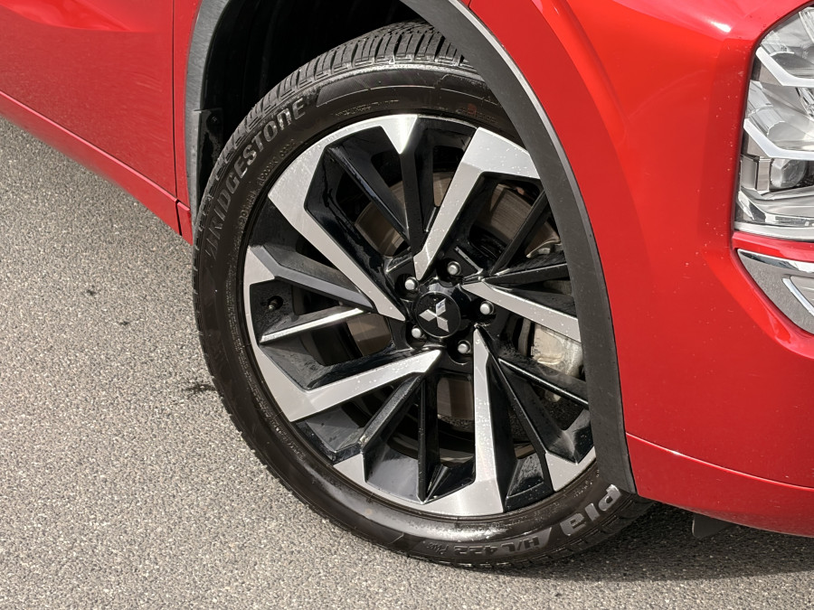 2024 Mitsubishi Outlander ZM PHEV Exceed SUV Image 13