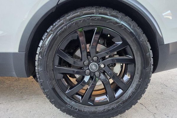 2018 Land Rover Discovery Series 5 SE SUV Image 13