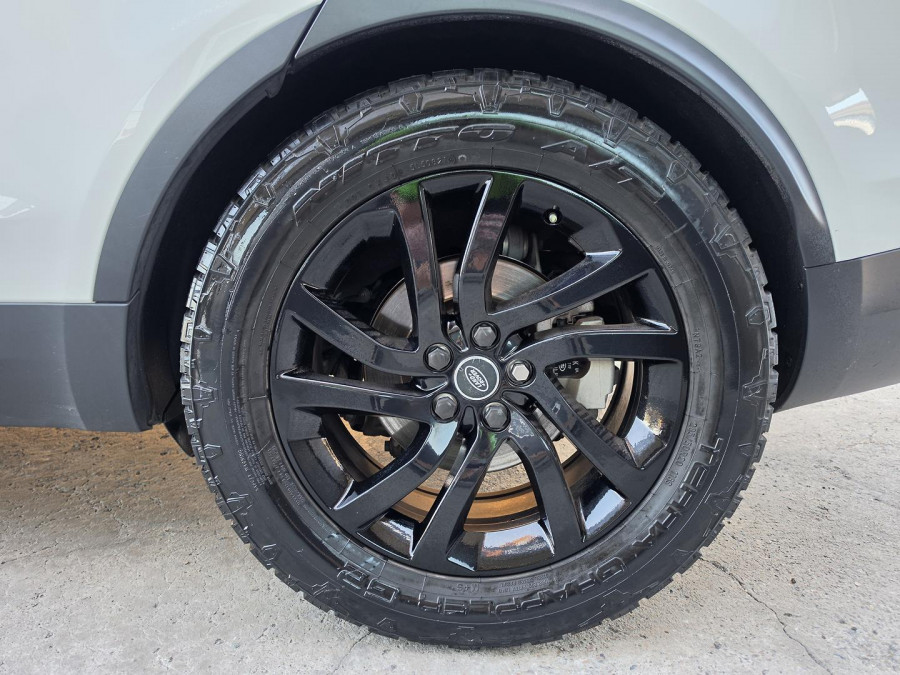 2018 Land Rover Discovery Series 5 SE SUV Image 13