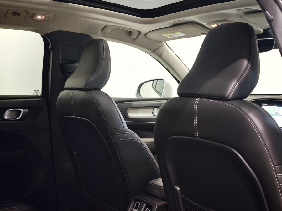2025 Volvo XC40 XZ Plus B4 SUV Image 22