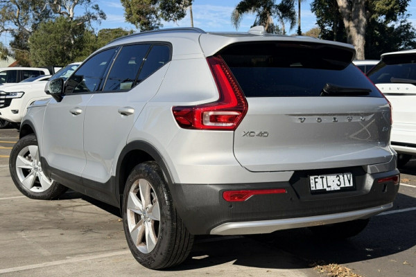 2025 Volvo XC40 XZ Plus B4 SUV Image 3