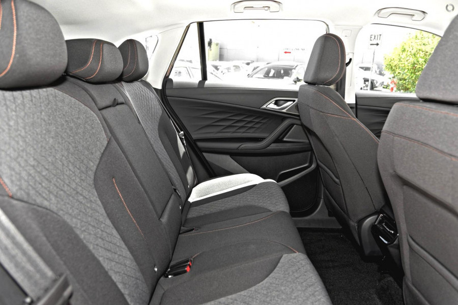 2024 MY24.5 MG HS AS33 Vibe SUV Image 14