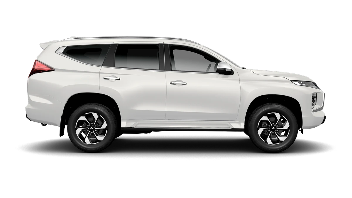 Pajero Sport Exceed <br><small class='sub-title'>4WD</small>