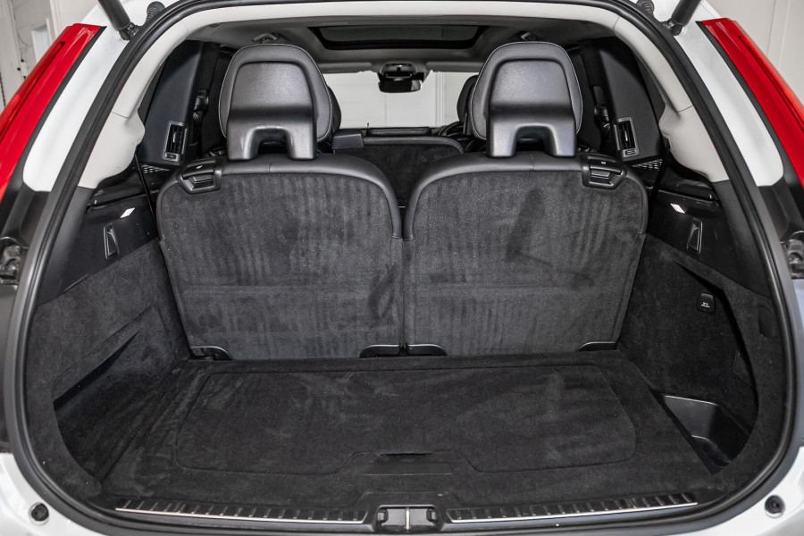 2020 Volvo XC90 L Series D5 Inscription SUV Image 11
