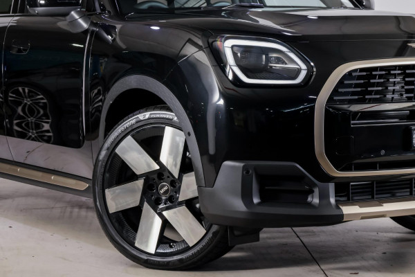 2025 MINI Countryman U25 S Favoured SUV image 4