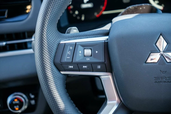 2025 Mitsubishi Outlander ZM Exceed SUV Image 12