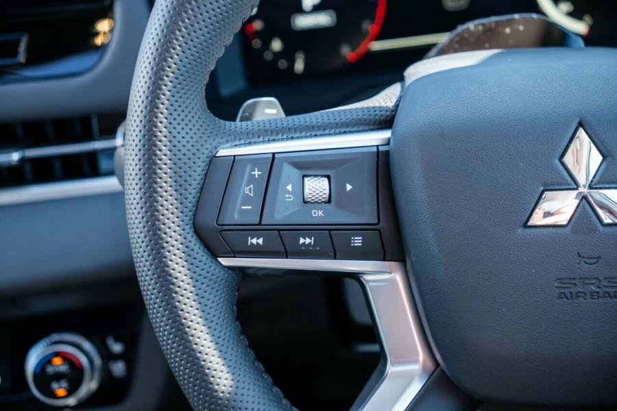 2025 Mitsubishi Outlander ZM Exceed SUV Image 12