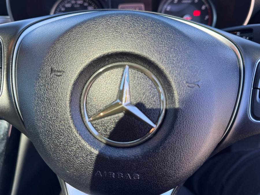 2015 Mercedes-Benz C-Class W205 C200 Sedan Image 19
