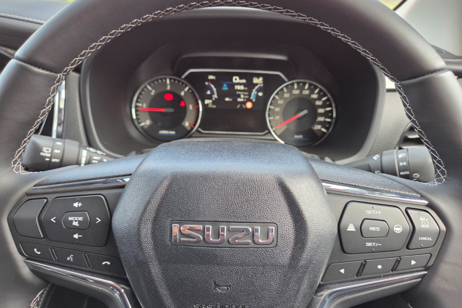 2024 Isuzu MU-X RJ LS-T SUV Image 13