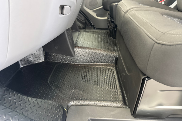 2026 MY24 LDV Deliver 9  Mid Roof LWB Van Image 7